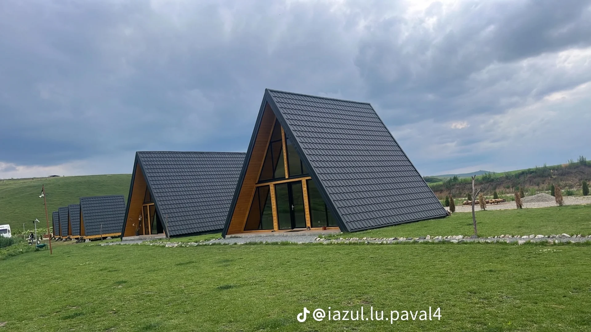 Iazul Lu' Paval - fotografie 1