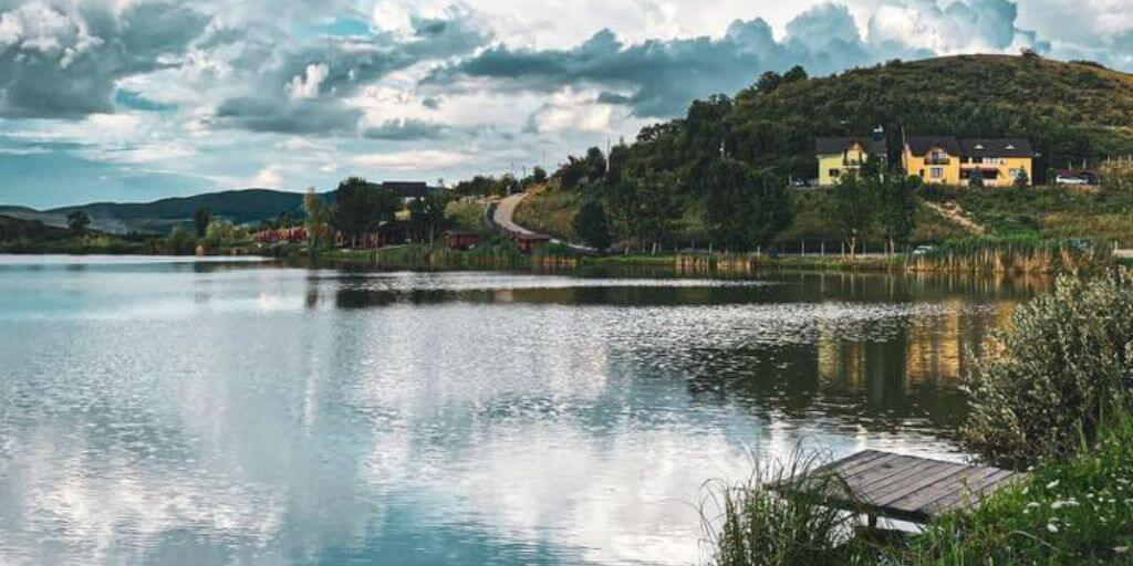 Lac TONCIU